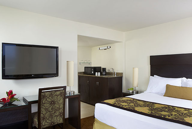 Aqua Park Shore waikiki Hotel