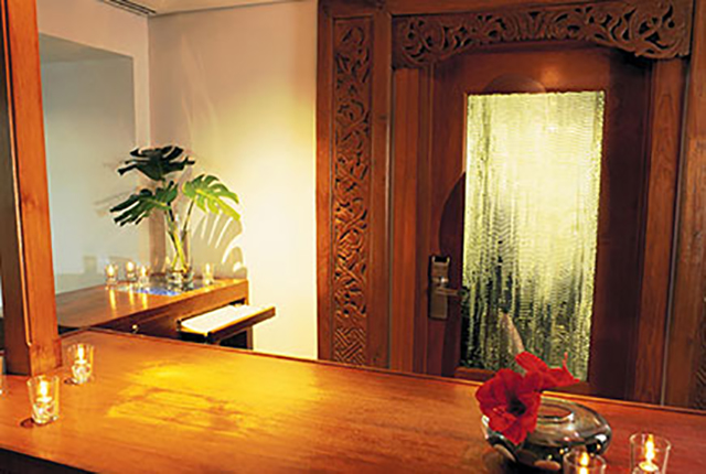 Aqua Lotus Honolulu Hotel