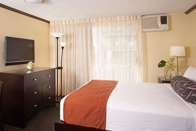 Aqua Bamboo Waikiki