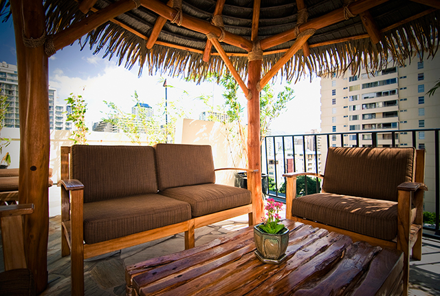 Aqua Bamboo Waikiki