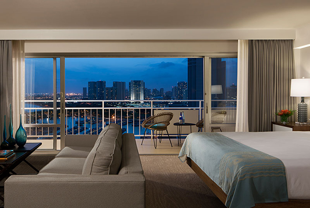 Aqua Ilikai Hotel & Luxury Suites