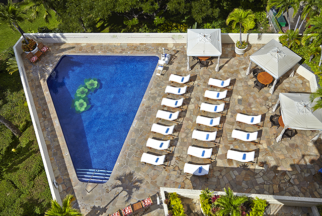Aqua Luana Waikiki Hotel and Suites