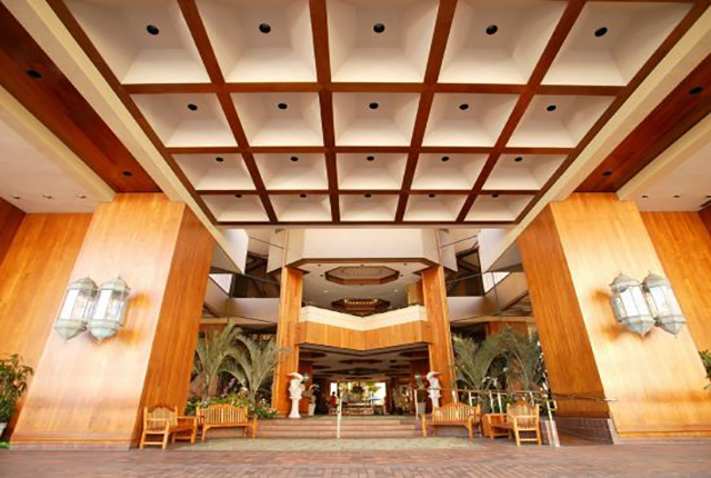 Hyatt Regency Waikiki Beach Resort & Spa